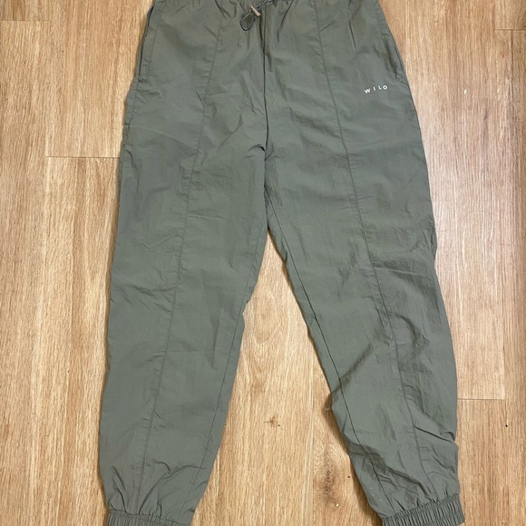 Wilo Women's Olive Jogger Pants - Picture 2 of 8